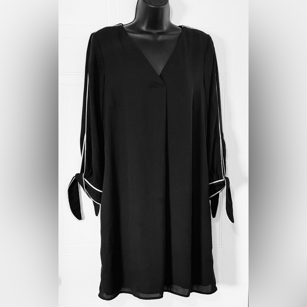 H&M Black Ladies Blouson Dress White Piping Sleeves Tie Cuffs Lined Size US 6